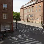 2ndhomes Luxurious 144 M2 Stylish 3 Bedroom Center